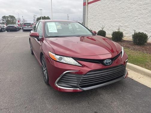 2022 Toyota Camry Hybrid XLE