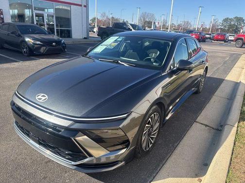 2025 Hyundai SONATA Hybrid SE