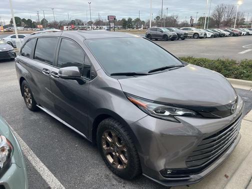 2024 Toyota Sienna Platinum