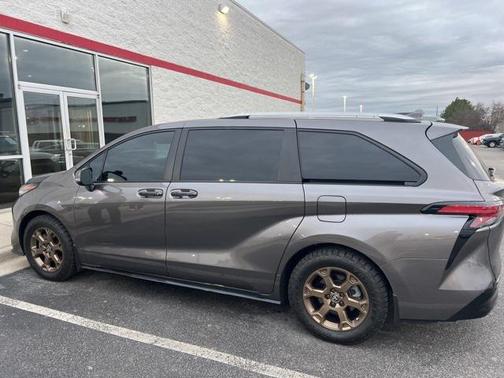 2024 Toyota Sienna Platinum