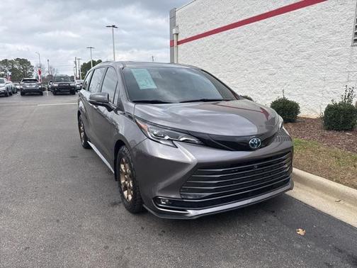 2024 Toyota Sienna Platinum