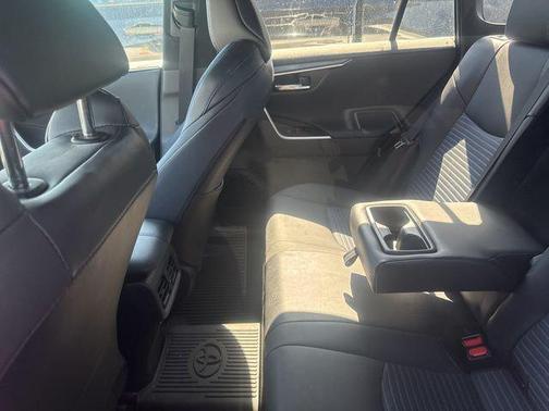 2023 Toyota RAV4 Hybrid SE