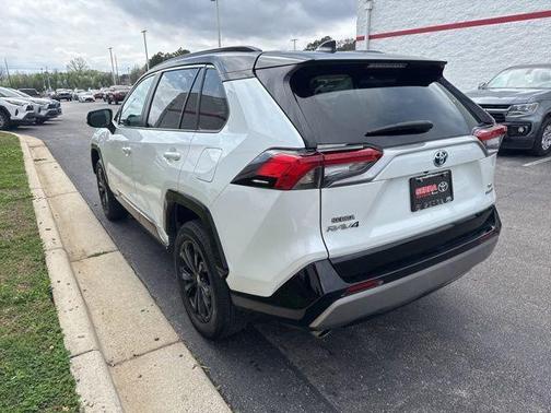 2023 Toyota RAV4 Hybrid SE