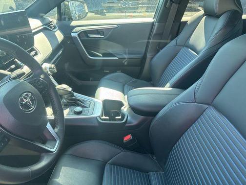 2023 Toyota RAV4 Hybrid SE