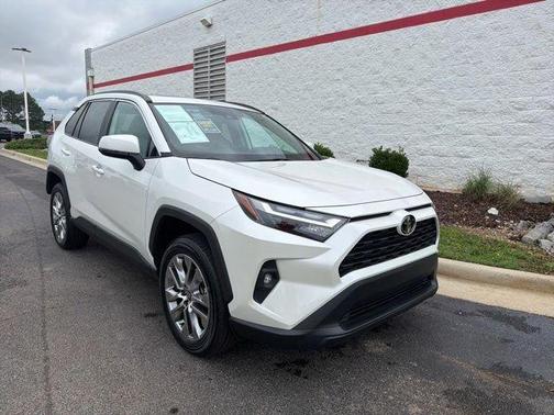 Blizzard Pearl 2022 Toyota RAV4 XLE Premium