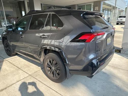 2022 Toyota RAV4 Hybrid SE
