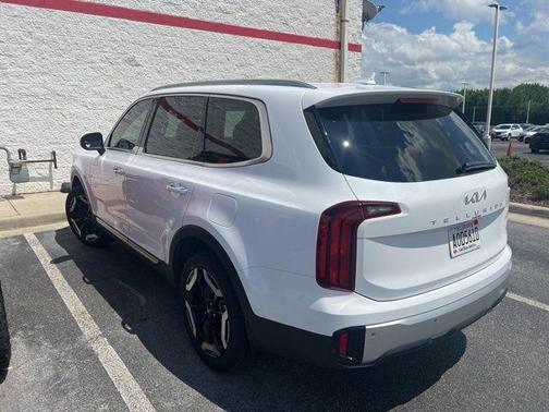 Glacial White Pearl 2024 Kia Telluride S