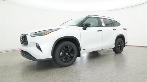 2025 Toyota Highlander Hybrid XLE