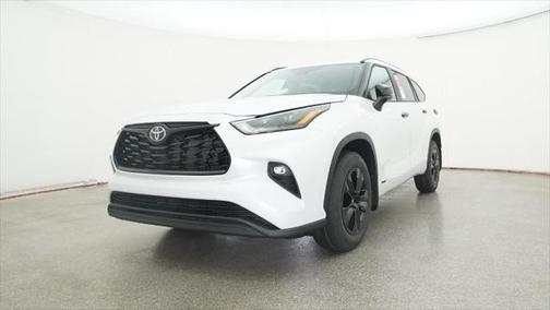2025 Toyota Highlander Hybrid XLE
