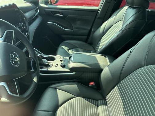 2024 Toyota Highlander XSE