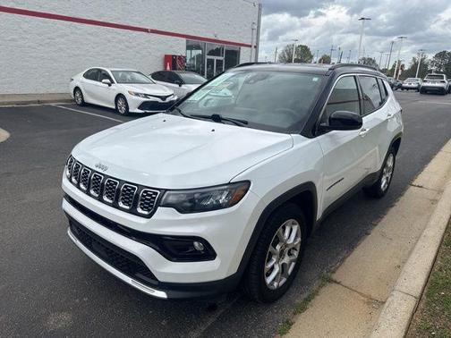 Bright White Clearcoat 2025 Jeep Compass Limited