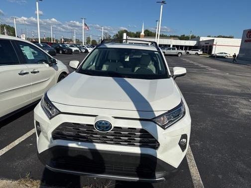 2019 Toyota RAV4 Hybrid SE