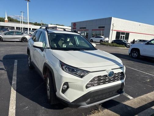 2019 Toyota RAV4 Hybrid SE