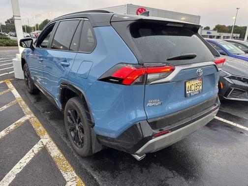 2025 Toyota RAV4 Hybrid SE