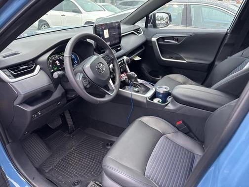 2025 Toyota RAV4 Hybrid SE