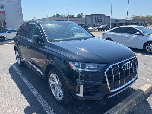Mythos Black Metallic 2022 Audi Q7 55 Premium Plus