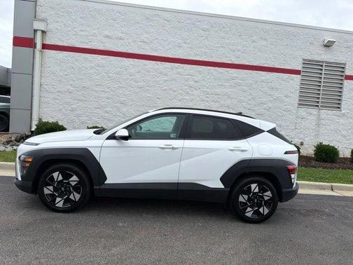 Atlas White 2024 Hyundai KONA SEL