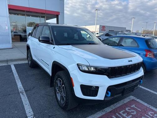 2022 Jeep Grand Cherokee 4xe Trailhawk