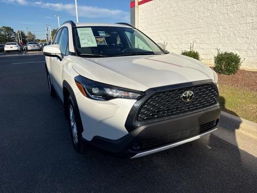 2024 Toyota Corolla Cross LE