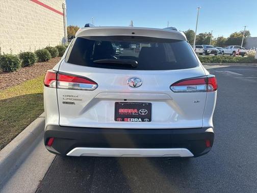 2024 Toyota Corolla Cross LE