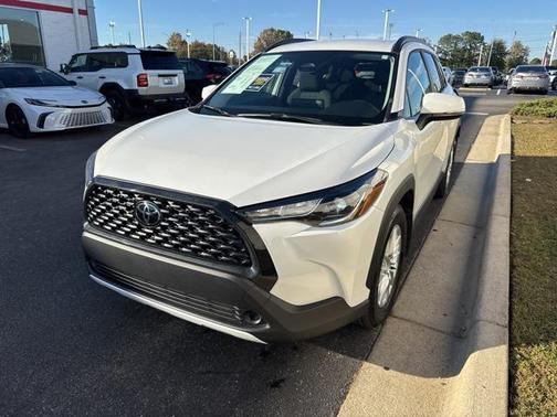 2024 Toyota Corolla Cross LE