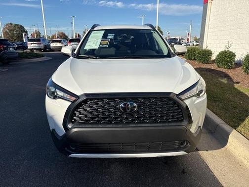 2024 Toyota Corolla Cross LE