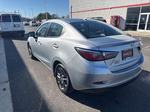 2019 Toyota Yaris Sedan LE