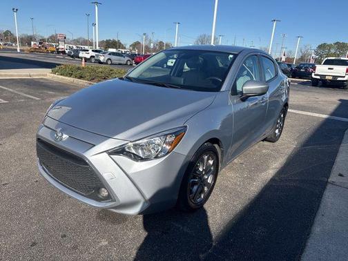 2019 Toyota Yaris Sedan LE