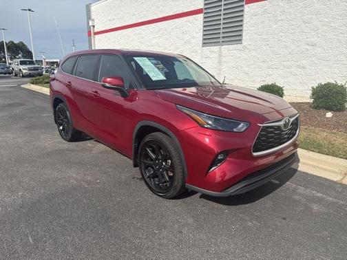 2023 Toyota Highlander LE