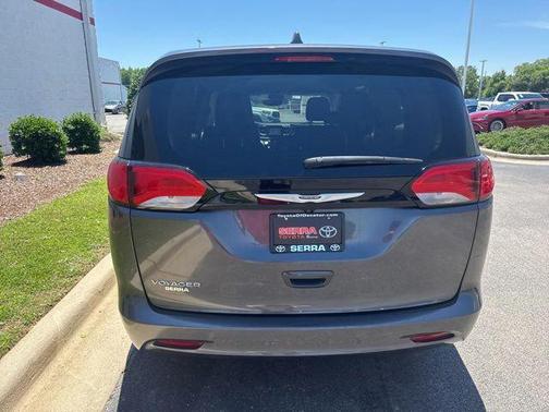 Granite Crystal Metallic Clearcoat 2023 Chrysler Voyager LX