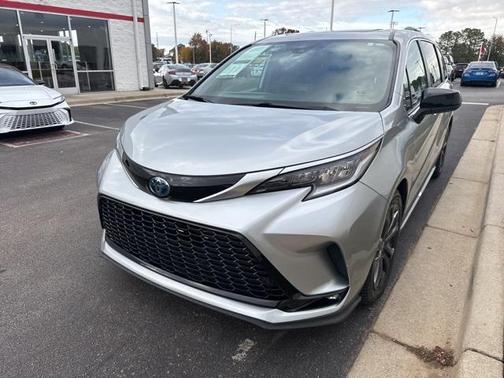 2023 Toyota Sienna XSE 7 Passenger