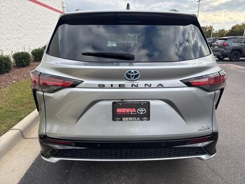 2023 Toyota Sienna XSE 7 Passenger