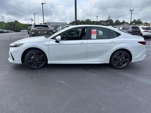 Wind Chill Pearl 2026 Toyota Camry XSE