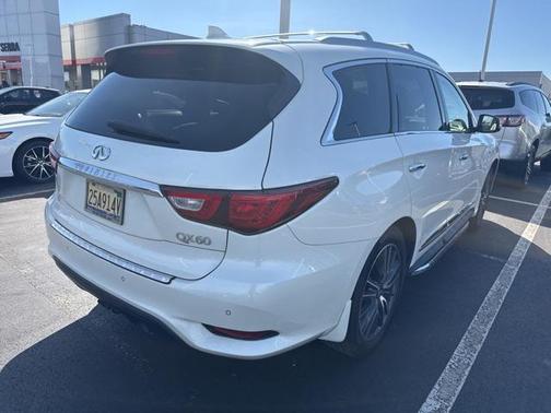 2017 INFINITI QX60 Base