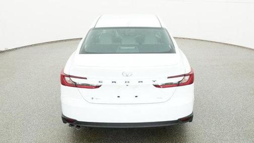 Ice Cap 2026 Toyota Camry SE