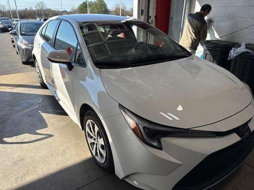2025 Toyota Corolla Hybrid LE