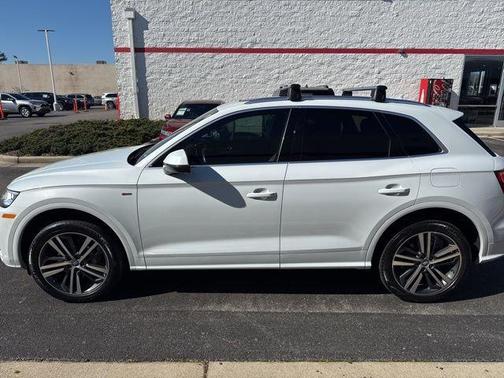 2020 Audi Q5 Premium Plus 55 TFSI e quattro S tronic