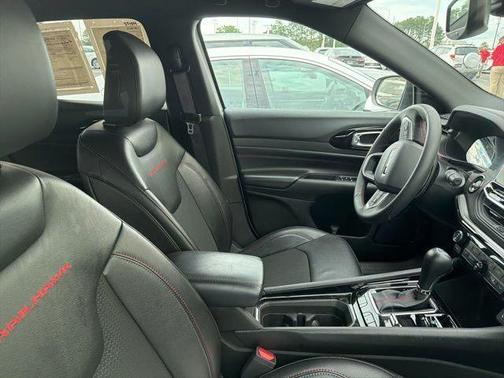 Bright White Clearcoat 2025 Jeep Compass Trailhawk