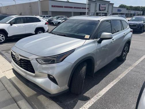 2022 Toyota Highlander XLE