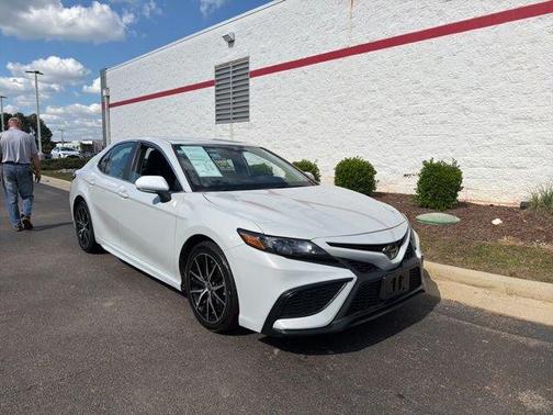 Ice Cap 2023 Toyota Camry SE