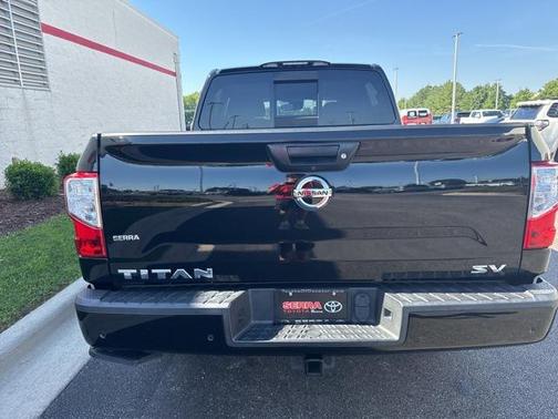 2021 Nissan Titan SV
