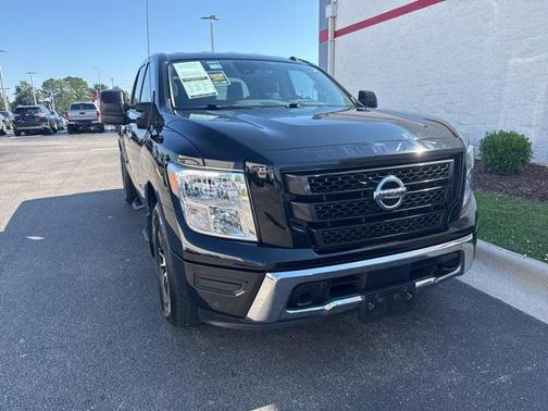 2021 Nissan Titan SV