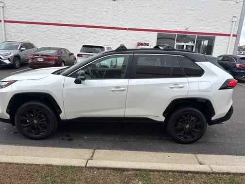 2023 Toyota RAV4 Hybrid SE