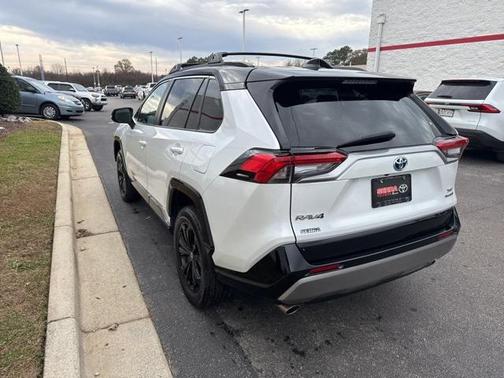 2023 Toyota RAV4 Hybrid SE