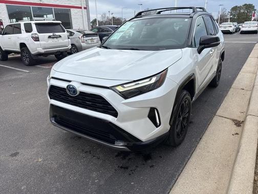 2023 Toyota RAV4 Hybrid SE
