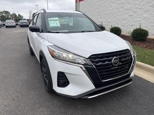 2021 Nissan Kicks SR