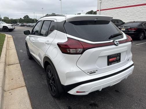 2021 Nissan Kicks SR