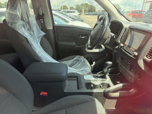 Red Alert 2022 Nissan Frontier SV