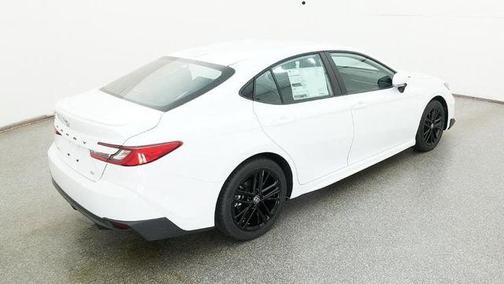 Ice Cap 2026 Toyota Camry SE