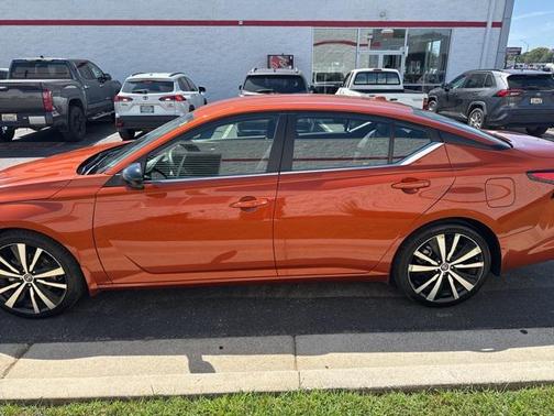 2022 Nissan Altima SR FWD